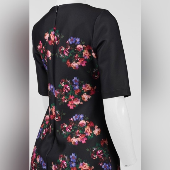 Taylor Dresses | Taylor Crew Neck Short Sleeve - Picture 2 of 4